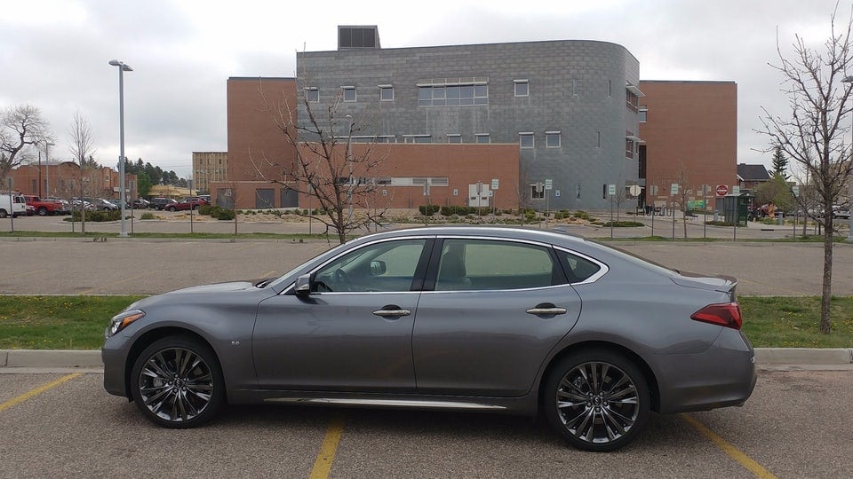 Review: 2017 Infiniti Q70 carries its age well