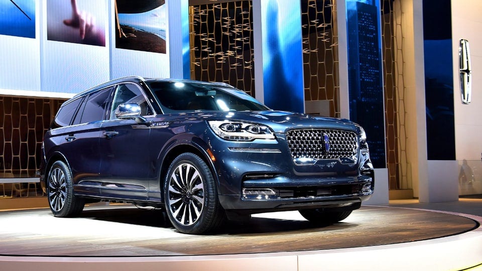 Lincoln sends the Aviator SUV soaring with hybrid tech