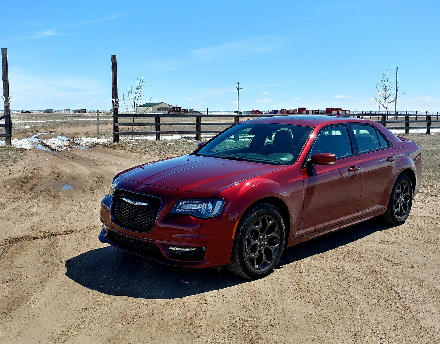 Video Review: 2019 Chrysler 300 Continues the Big American Sedan Goodness